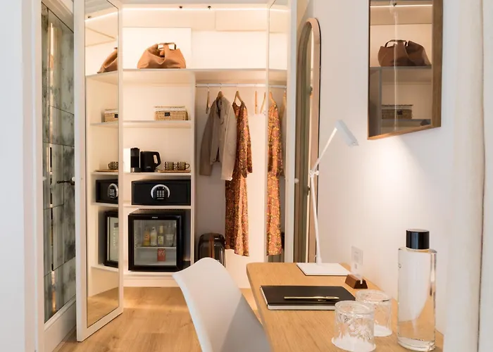 Tayko SevillaAlbergo